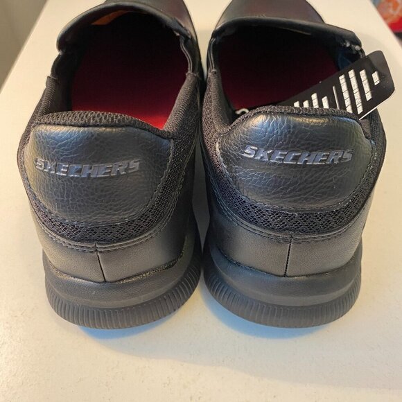 Men's Skechers Slip Resistant Memory Foam Slip On Shoes Size 9 - NWT - Picture 2 of 5